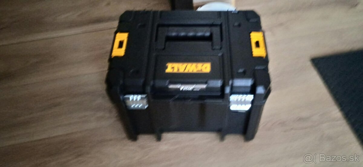 Aku kotúčová píla Dewalt - 5