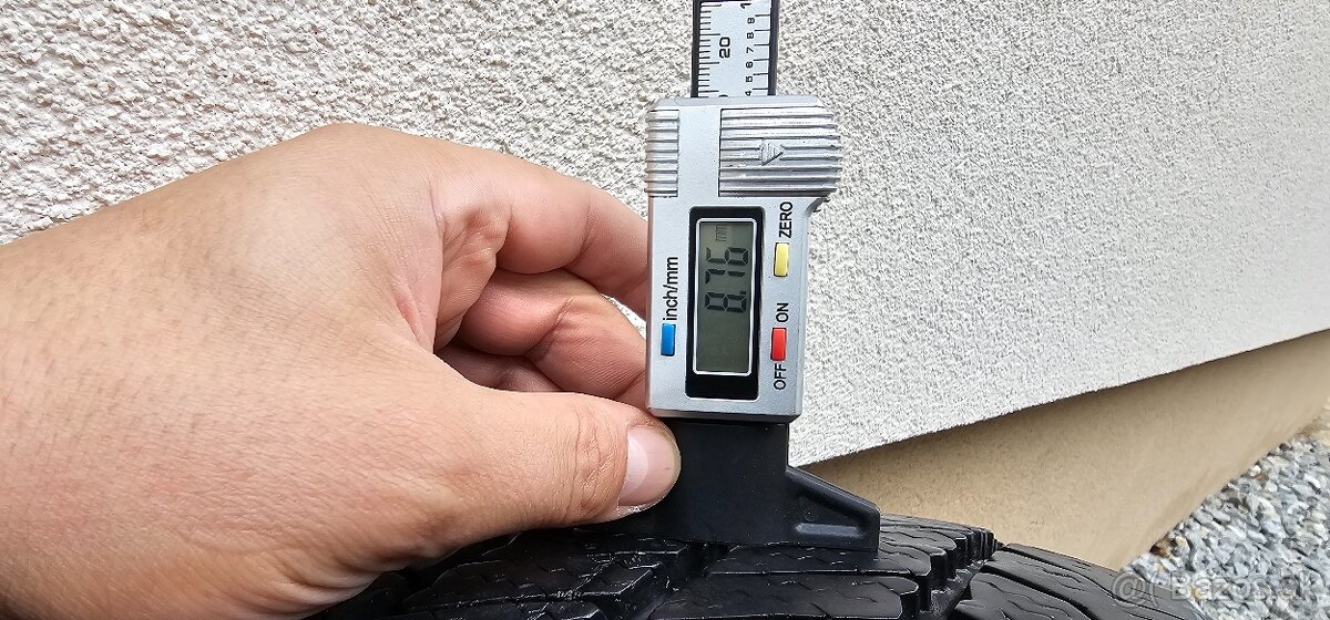 Predám 2 zimné pneumatiky Barum SNOVANIS 2 195/70 r15c - 5