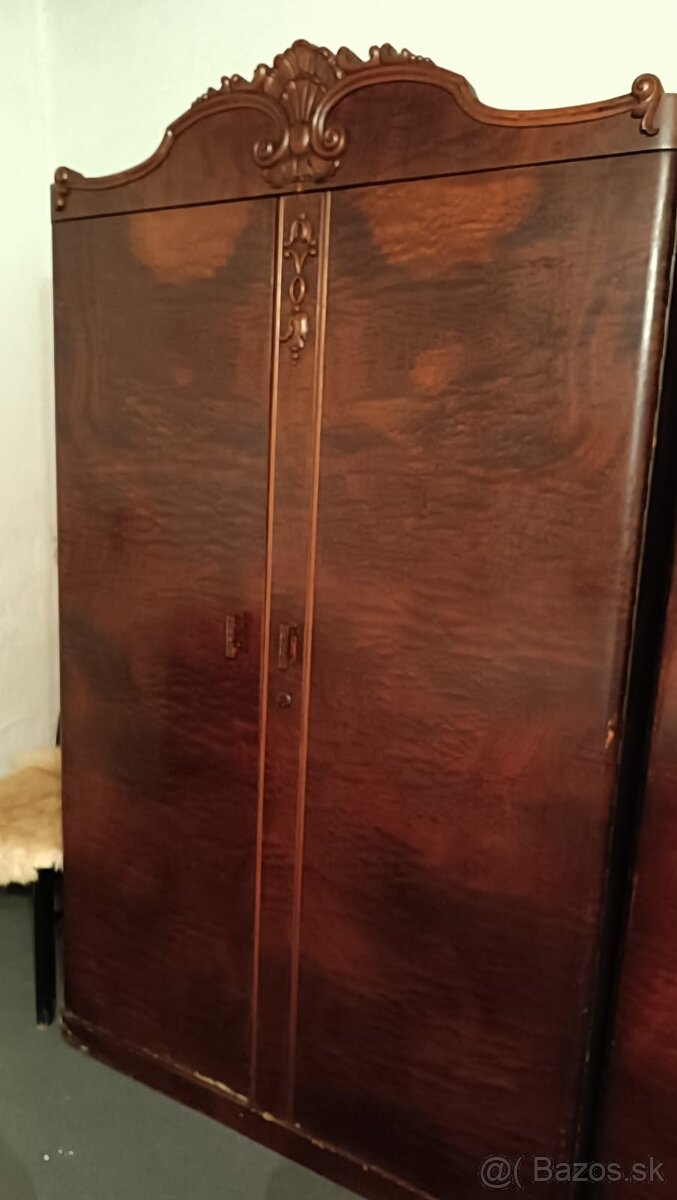 Novoročná cena Predám 2 starožitné skrine - 5