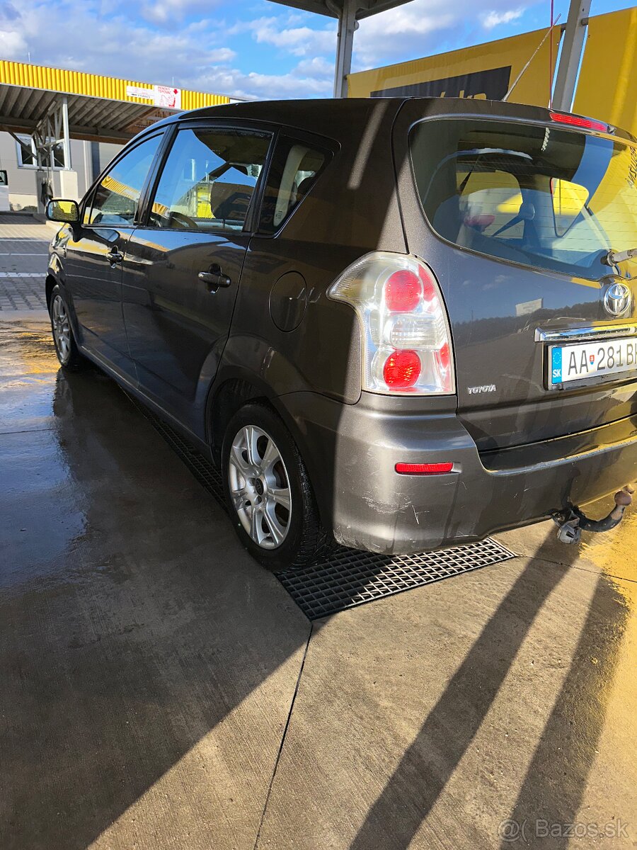 Toyota Corolla Verso Kombi - 5