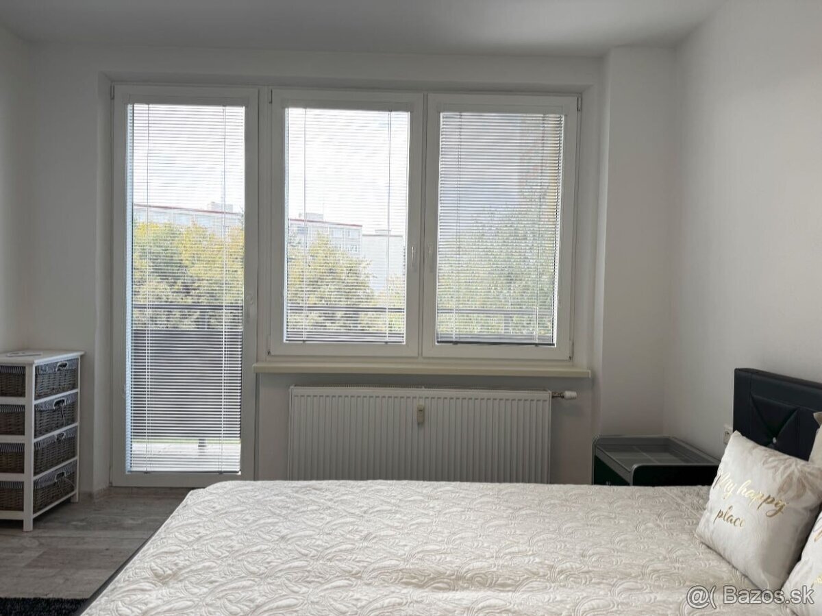 na prenájom veľkometrážny 3 izbový byt Prievidza - 5