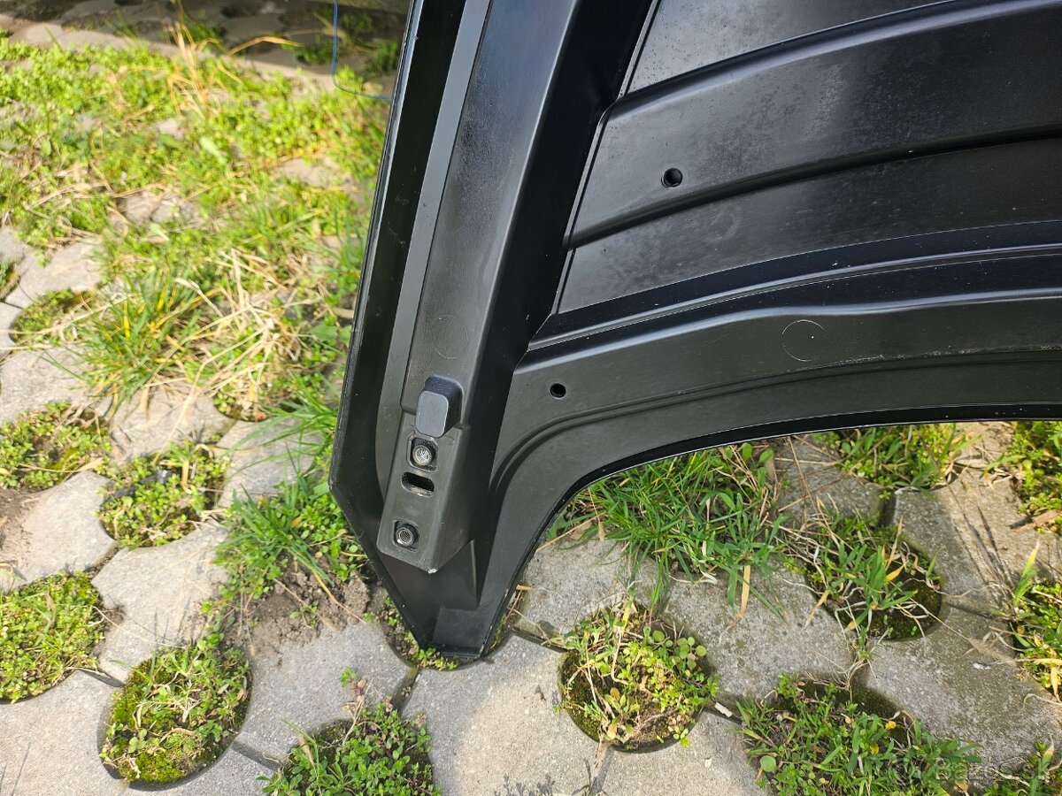 BMW i3 2014 az 2021 predna kapota - 5