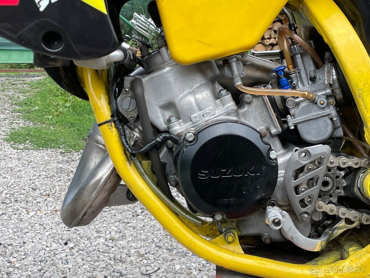 SUZUKI RM 125. 2T