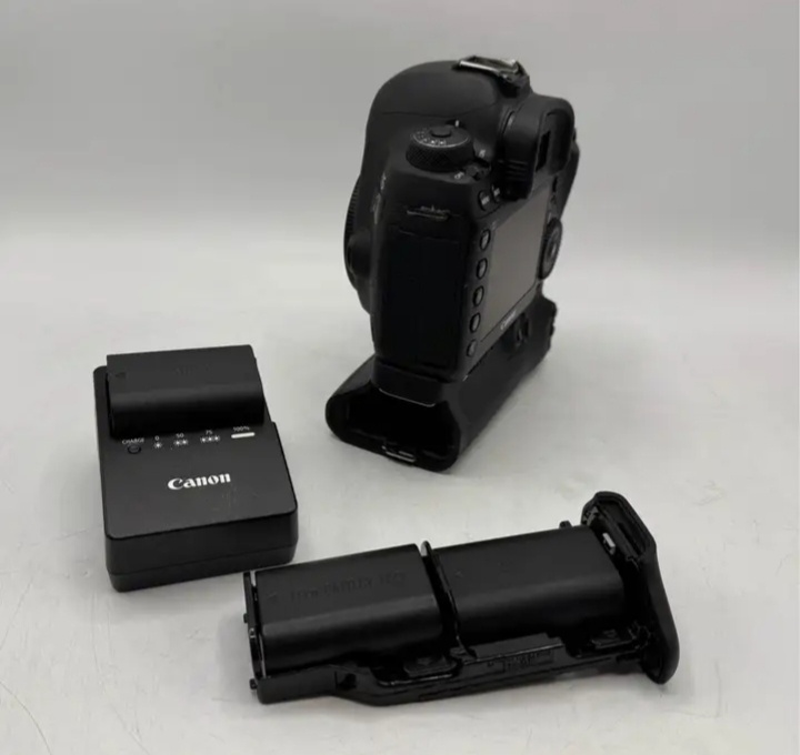 Canon EOS 5D Mark IV - 5