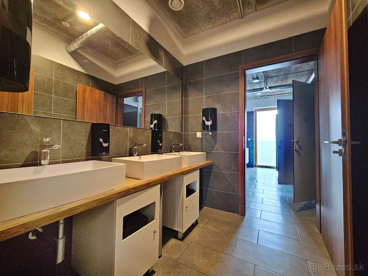 Kancelárske a obchodné priestory, Dominikánske námestie, KE - 5