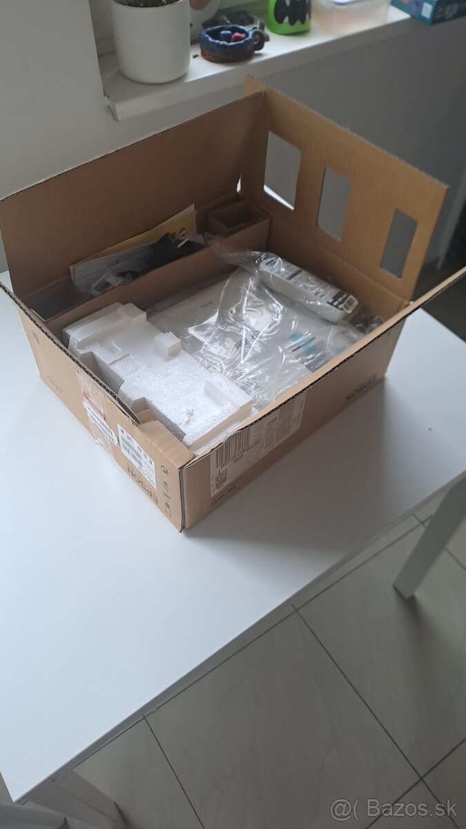 Predám projektor EPSON EB-W05 - 5