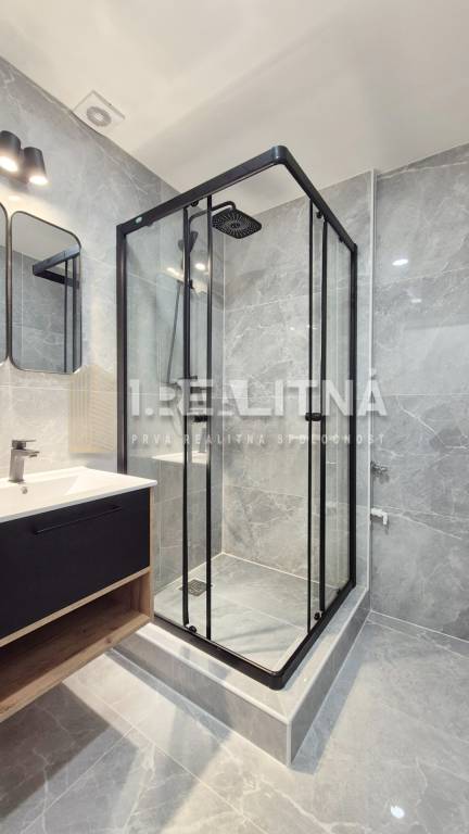 PRIESTRANNÝ 3-IZBOVÝ BYT, 70M2, PRIEVIDZA - 5