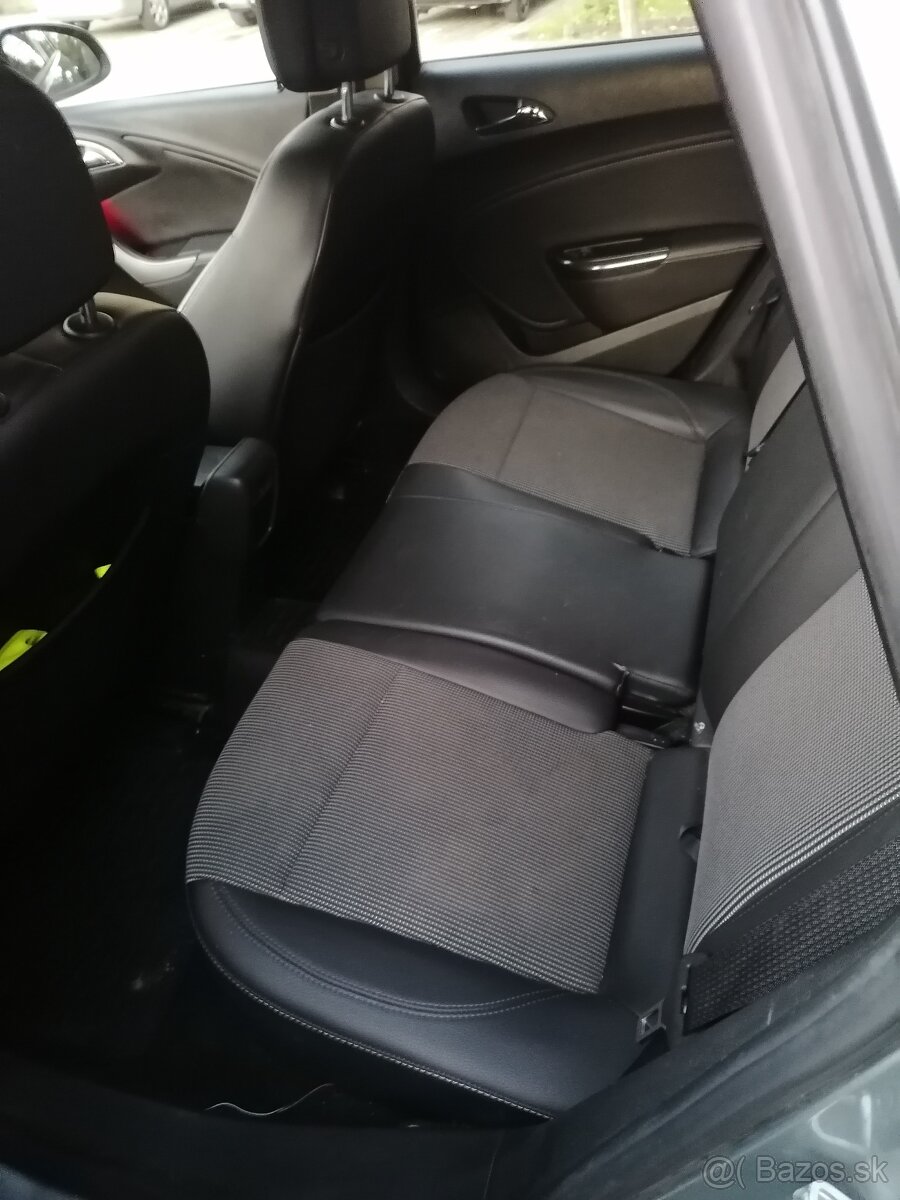 Opel astra sport tourer - 5