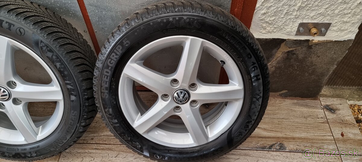 Predám zimné pneumatiky na VW elektronoch 5x112 r16 205/55 - 5