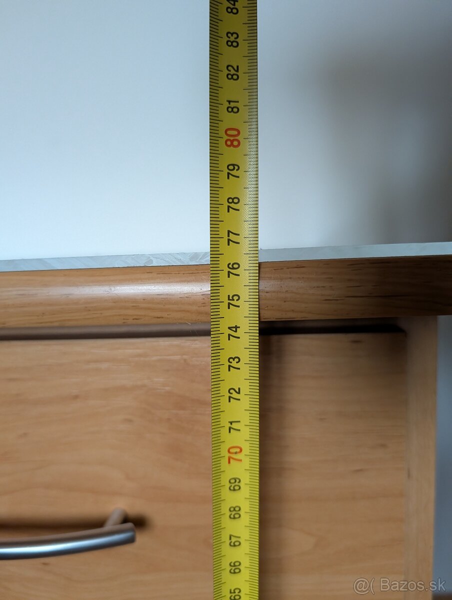 Predám kvalitný písací stôl – robustny so zasuvkami - 5