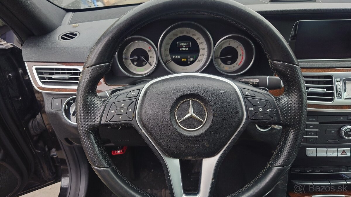 Predám vcelku bez motora/prevodovky alebo rozpredám E250 - 5