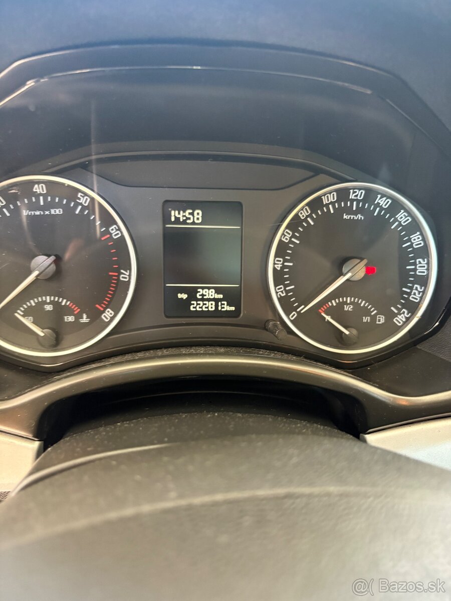 Predám škoda Octavia 2 facelift 1,6mpi - 5
