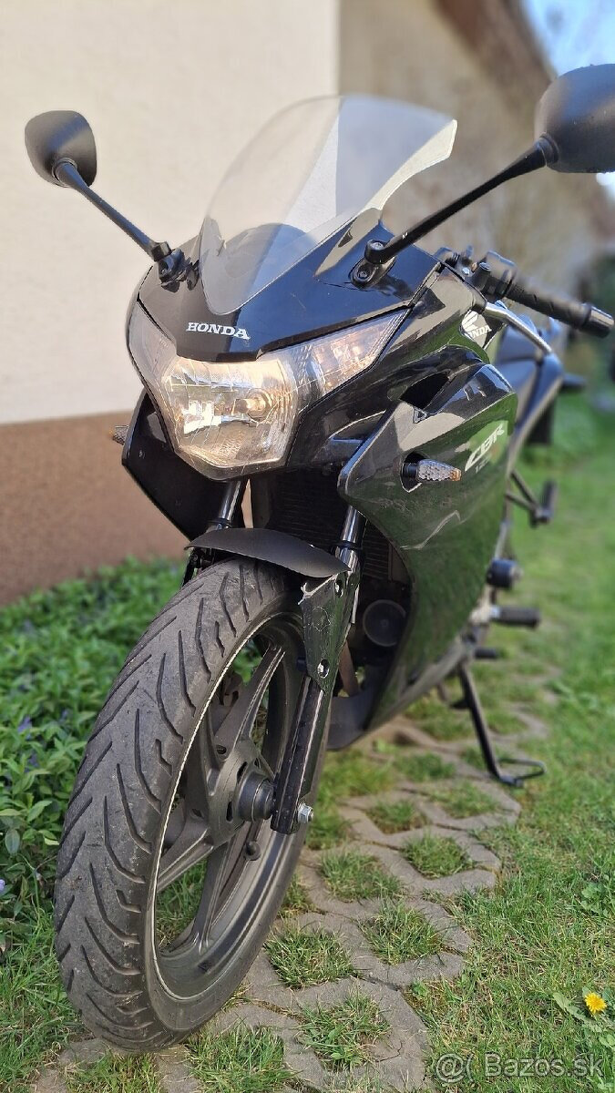 Honda CBR125R 2. generacia - 5