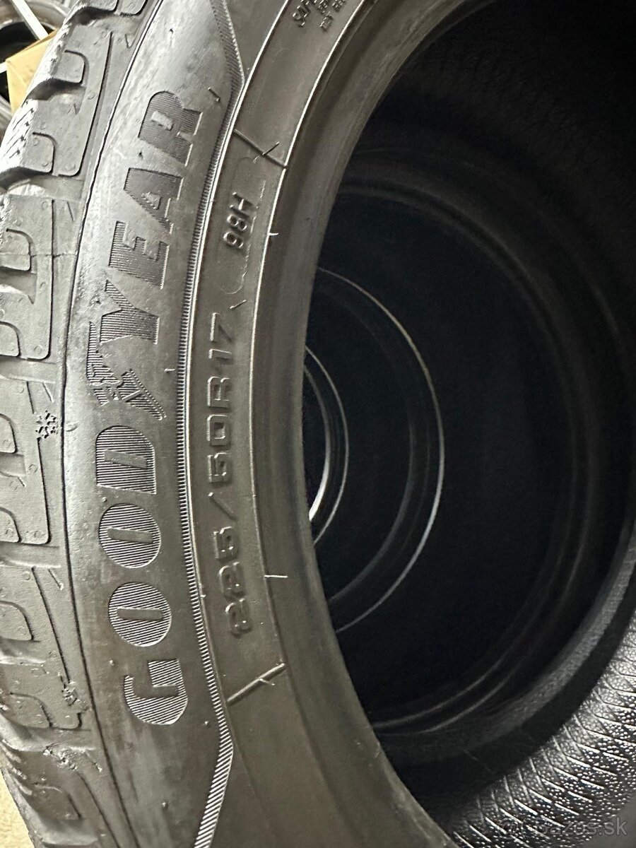Zimné pneumatiky Goodyear 225/50R17 - 5