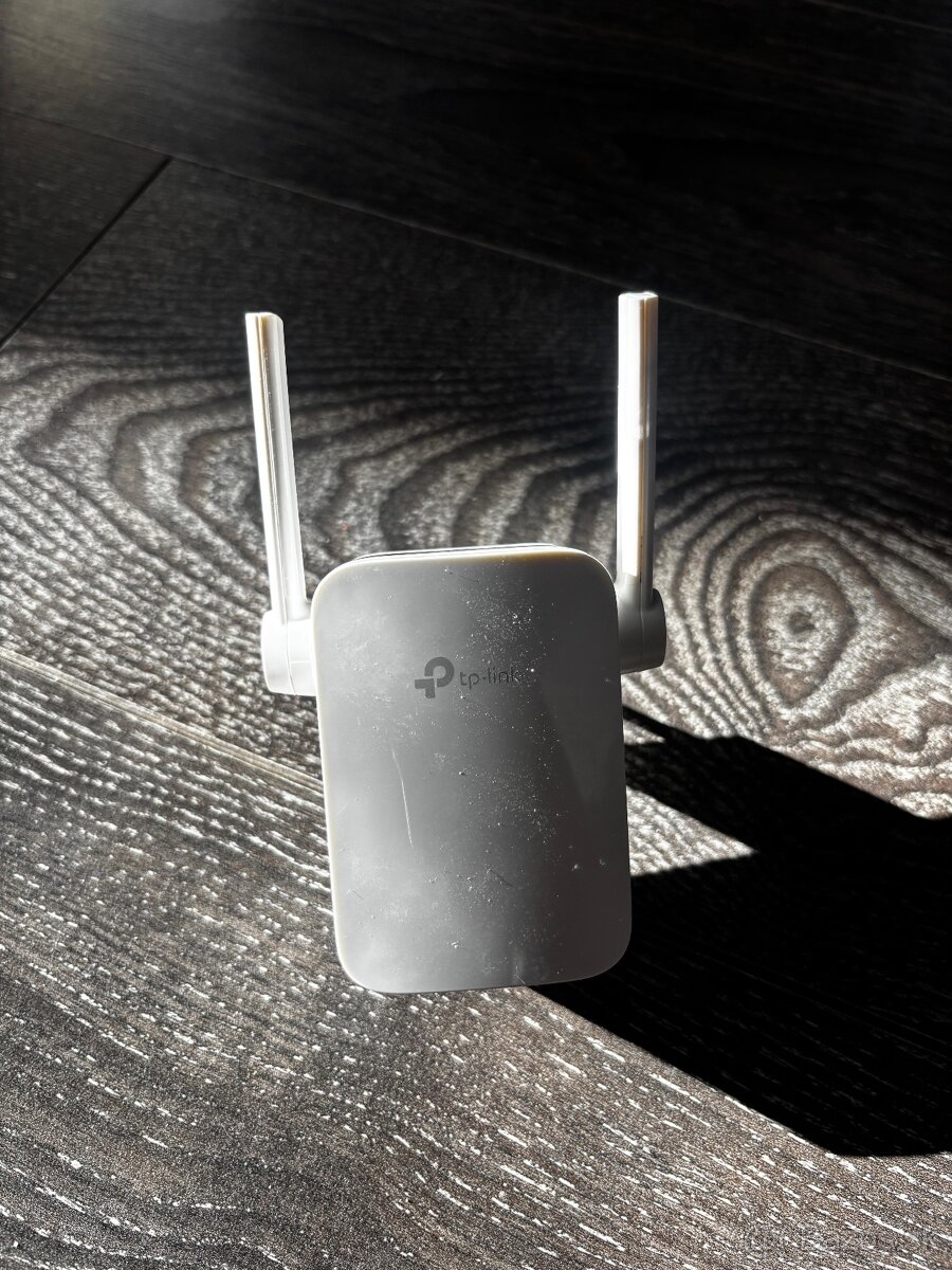 Wifi router TP-link AX50 + 2x TP link extender - 5