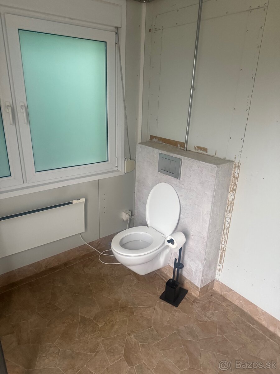Sanitárny kontajner 6x3m - 5