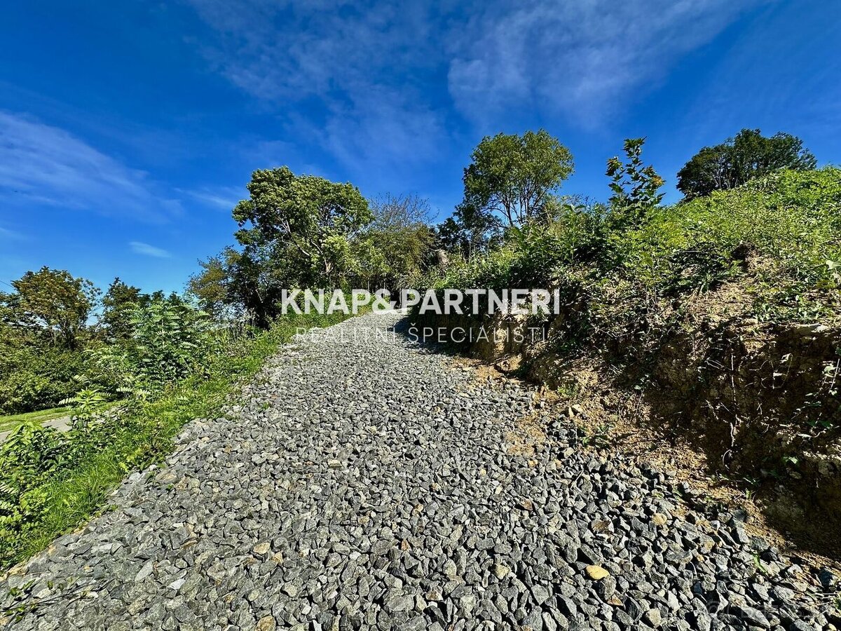 POZEMOK PRE RODINNÝ DOM,1070M2,HANUŠOVCE NAD TOPĽOU - 5