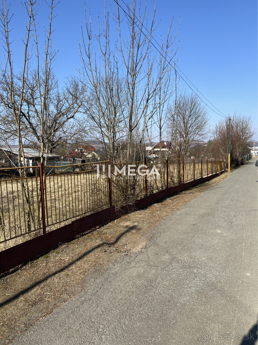 Výrazne znížená cena za stavebný pozemok na predaj, Modrá n - 5