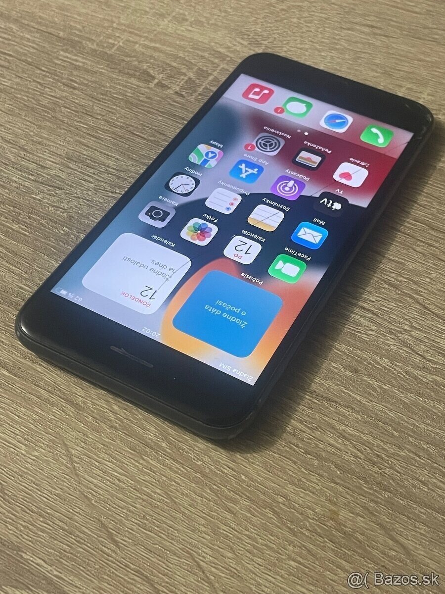 iPhone 8 Plus / 256GB Black prasknutý displej - 5
