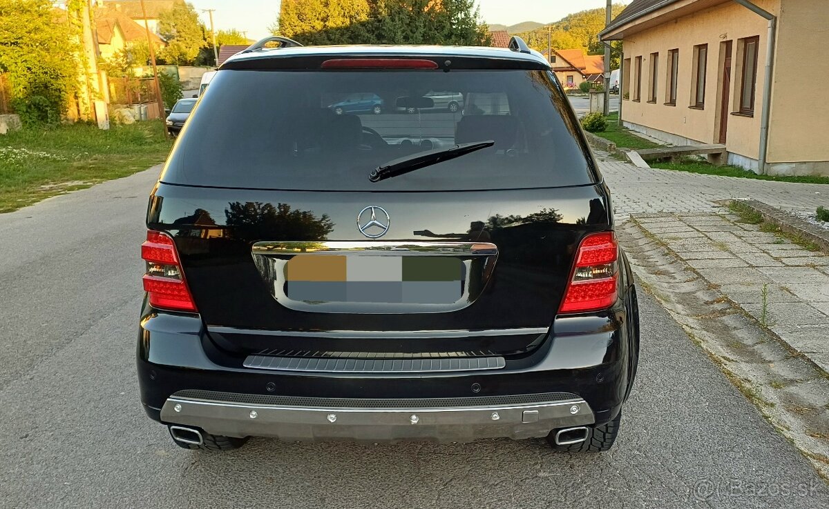 Mercedes Benz M-Trieda ML 320CDi 165KW 4-Matic 7-A/T SUV