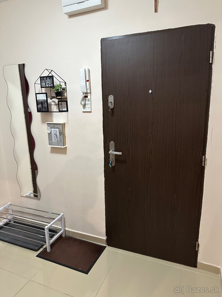 Prenajom 2izb bytu sidlisko III - 5