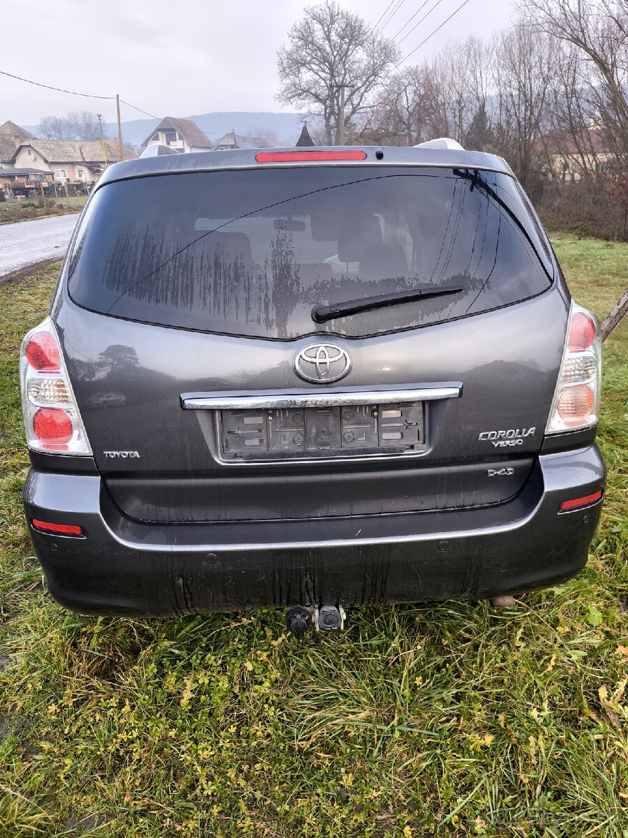 Toyota Corolla Verso - 5