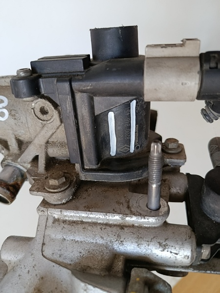 EGR ventil renault megane3 h8200836358 80€ - 5