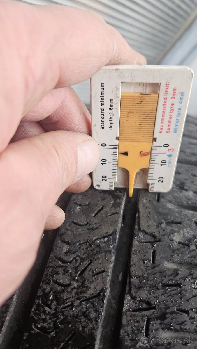 Predám pneu Michelin 225/75 R 16 CP - 5