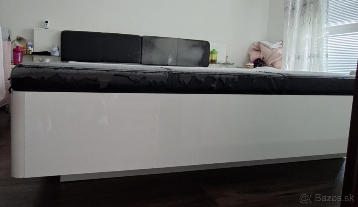 Manželská posteľ 180x200 - 5