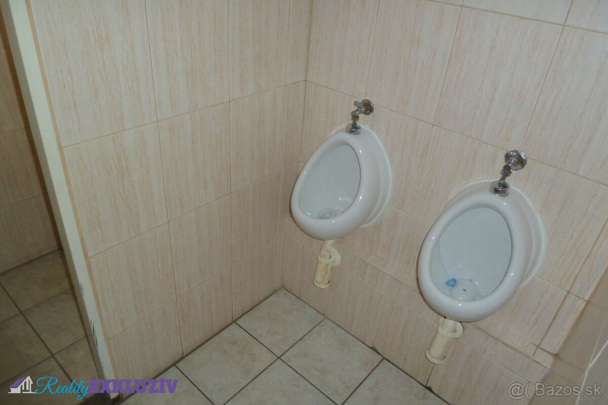 Na predaj budova v centre mesta Lučenec - 5