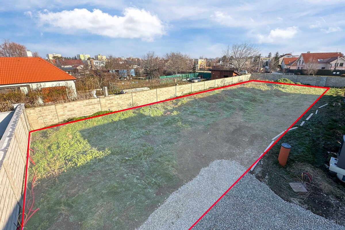 Na PREDAJ Slnečný, stavebný pozemok ,oplotený v obľúbene - 5