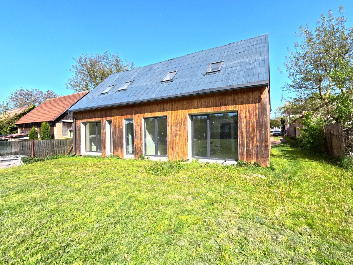 Na predaj 4-izbový byt s predzáhradkou a 2 parkovacími mi - 5