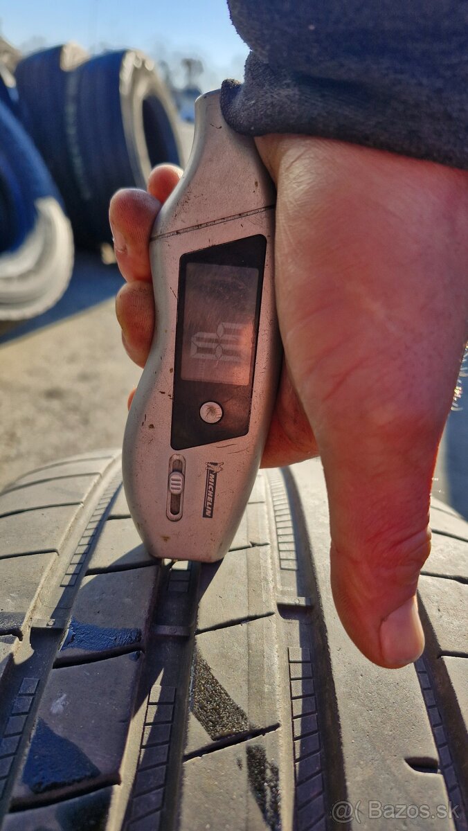 Good Year 245/40 R19 - 5