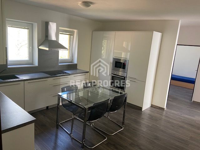 Na predaj dom s tromi bytovými jednotkami na Zobore - 5