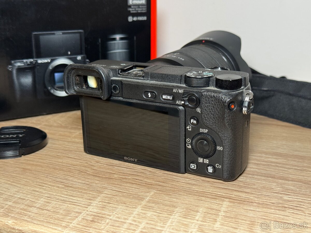 Predám Sony A6400 s objektívom 18-135mm - 5