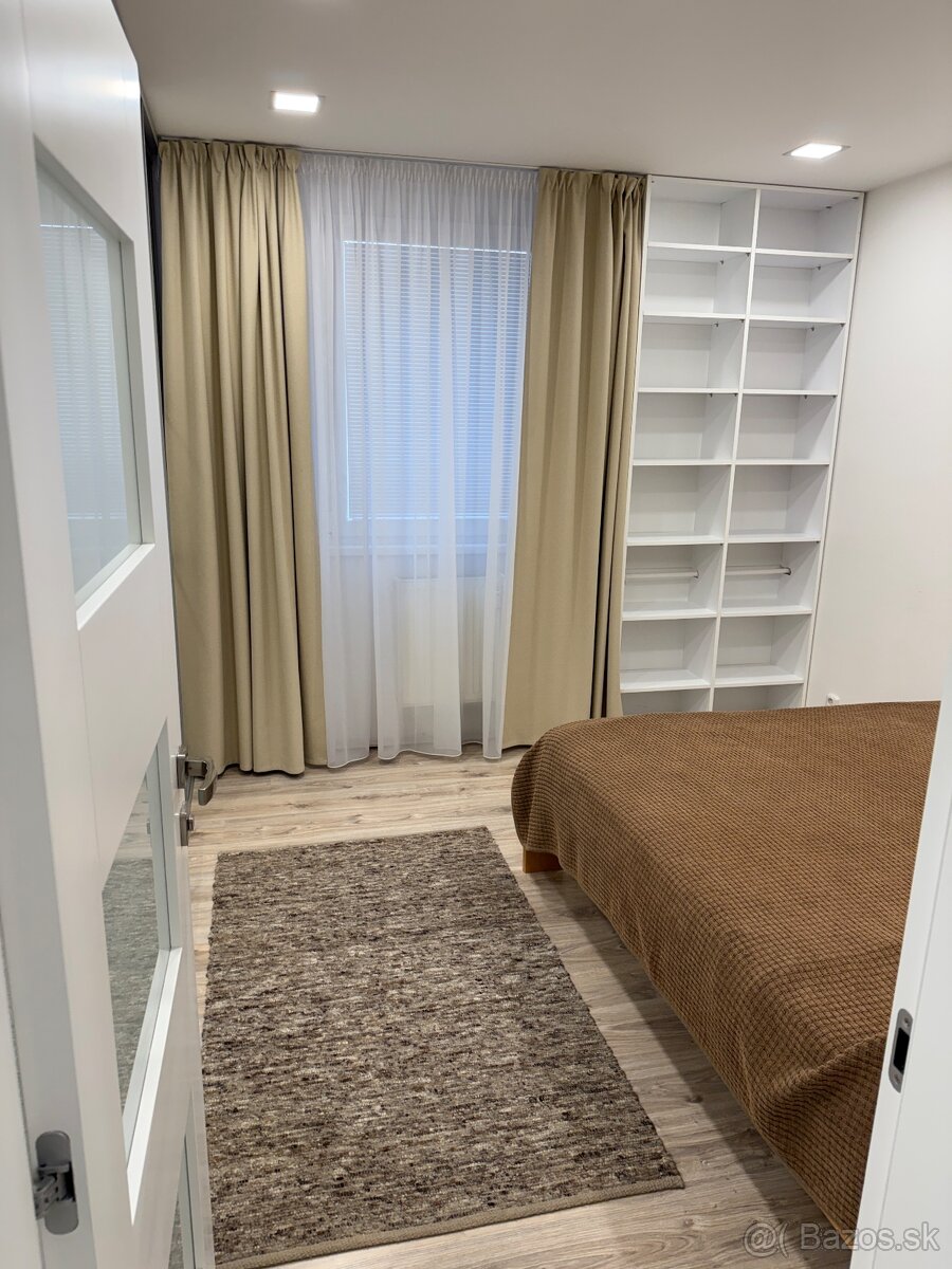 EXKLUZÍVNE NA PREDAJ 2-IZBOVÝ BYT , KROMPACHY - 5