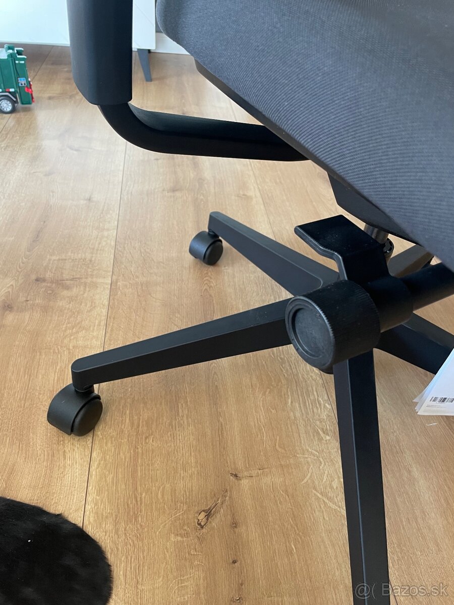 ergonomicka kancelárska stolička - 5