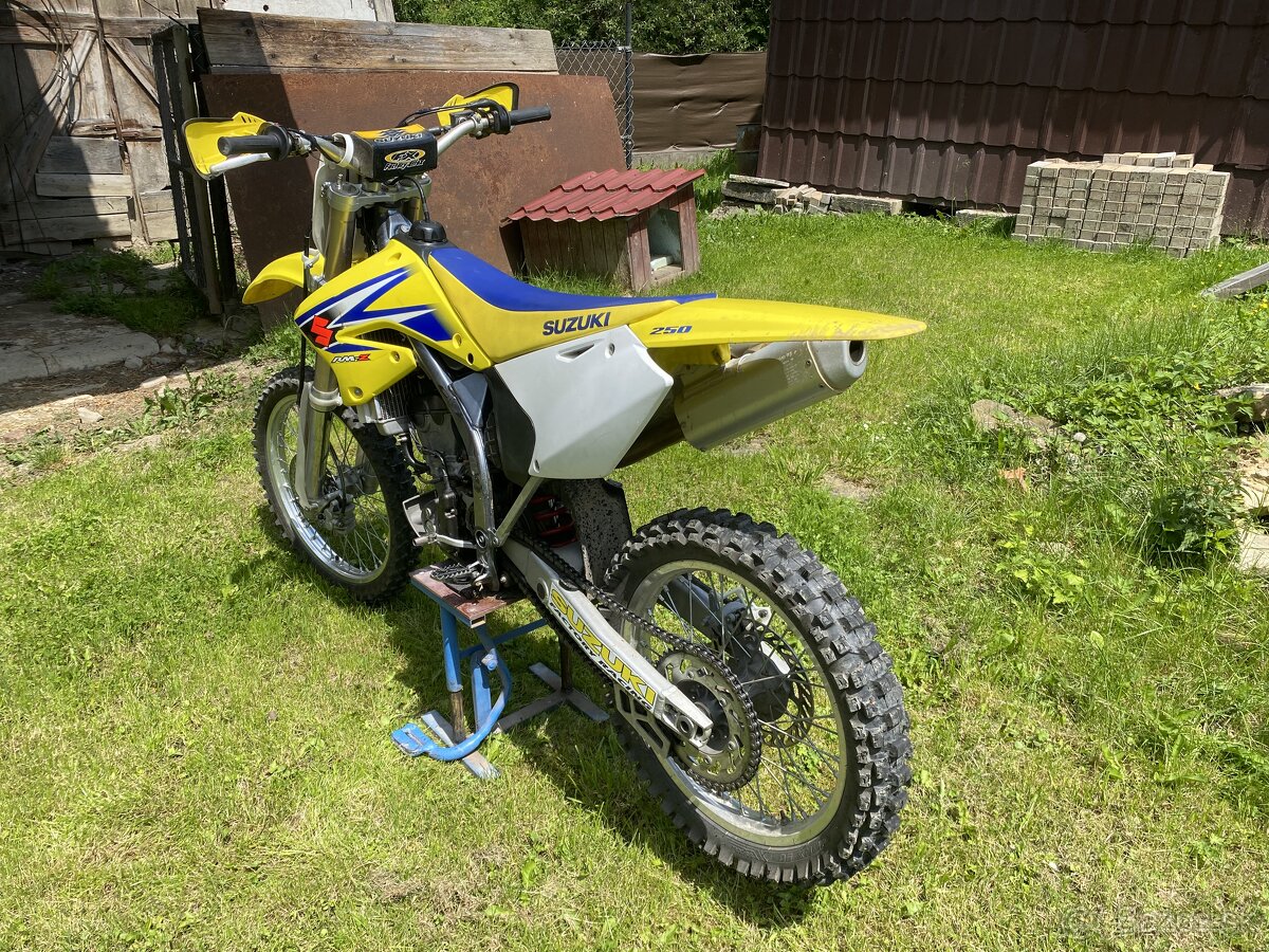 suzuki rmz 250