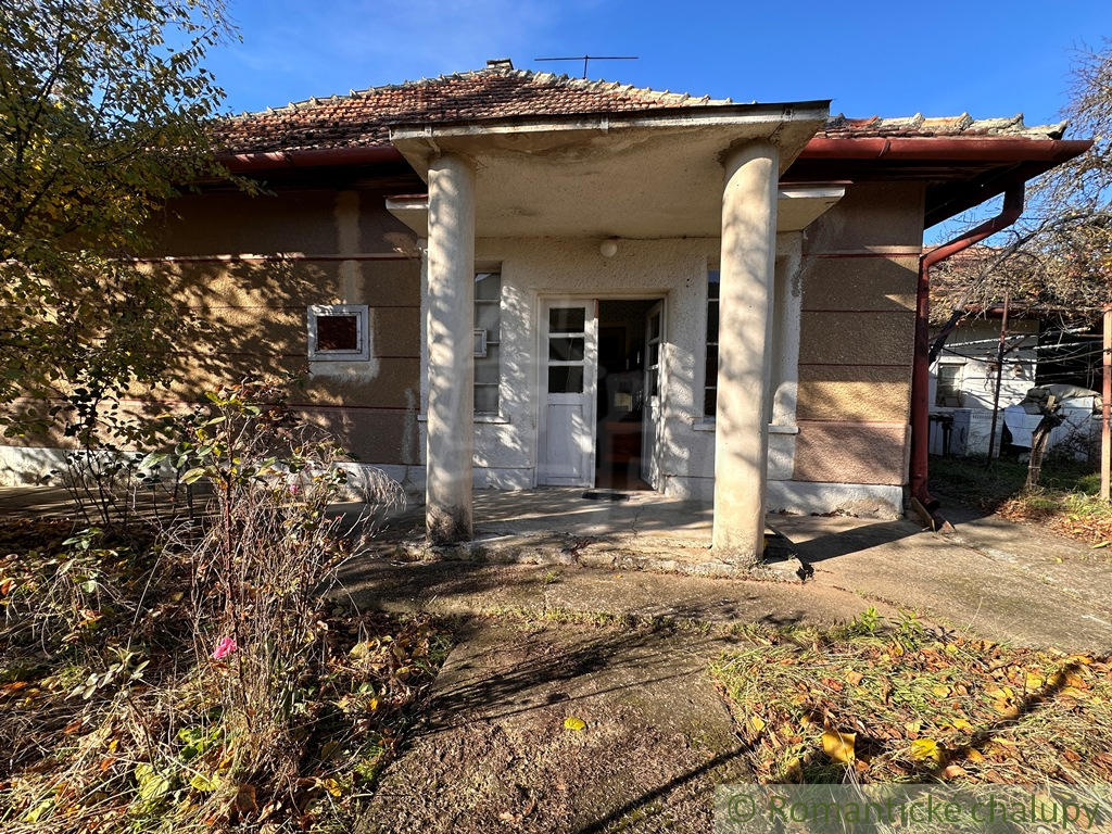 Rodinný dom v pokojnej vinárskej obci Rúbaň – ideálny na r - 5