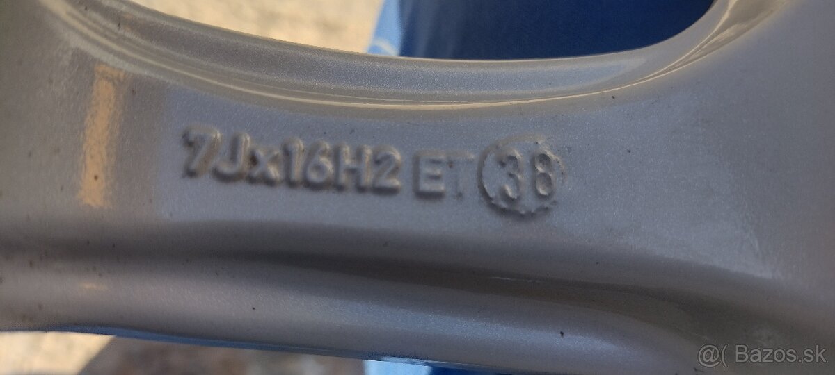 Alu Disky Alutec 7Jx16H2 5x114,3 ET38 - 5