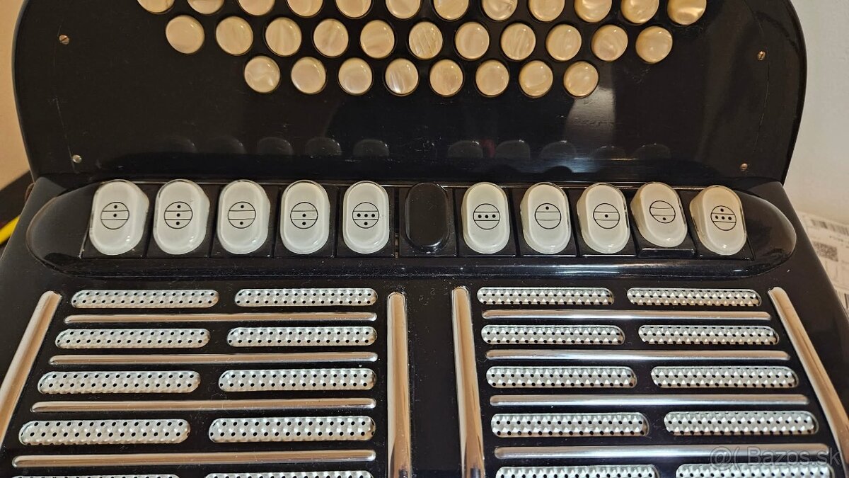 Heligonka Hohner overture V - 5