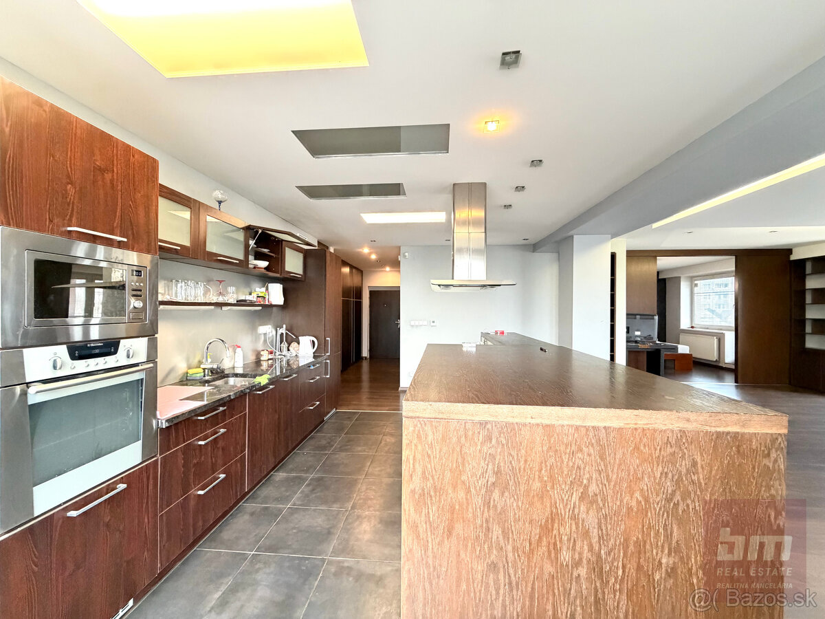 Predaj - novostavba s terasou na začiatku Karlovej Vsi - 5