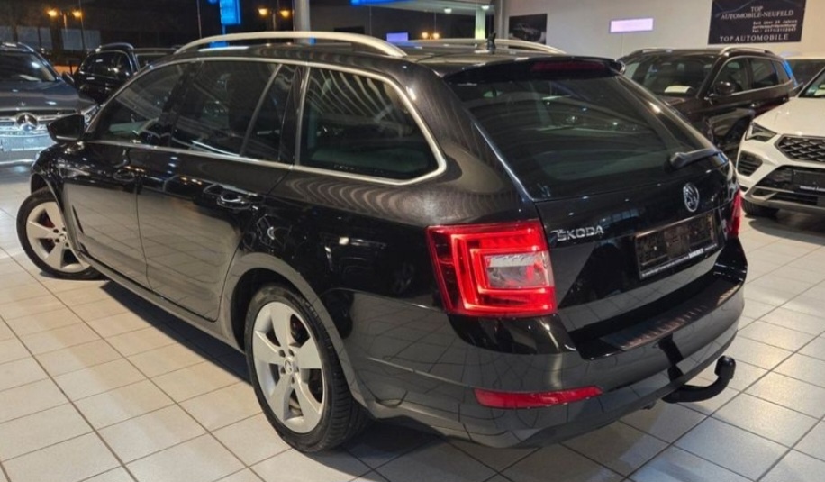 Skoda octavia Combi 2.0 tdi 4x4 110kw elegance - 5