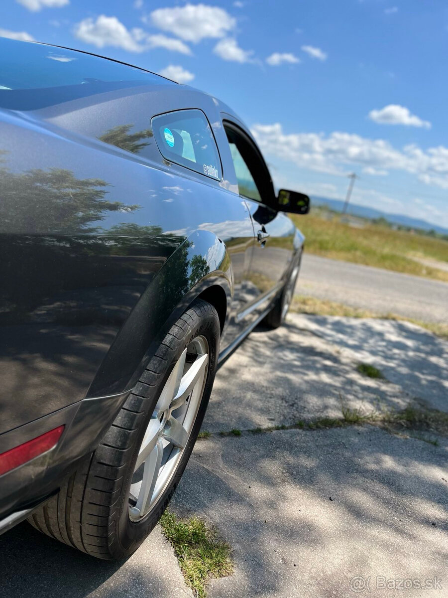 Ford MUSTANG 4.6V8 - 5