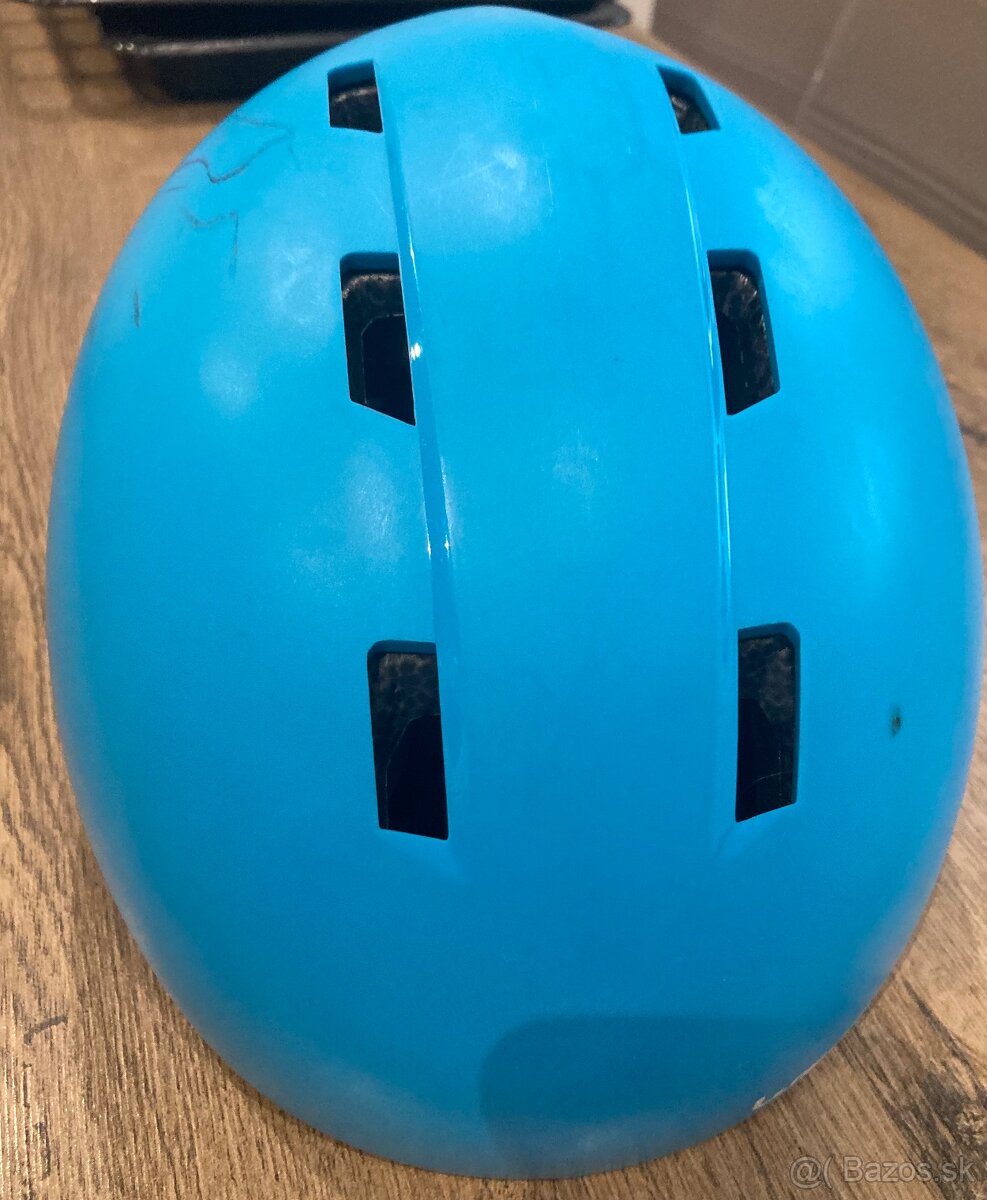 Pekná modrá prilba - 5