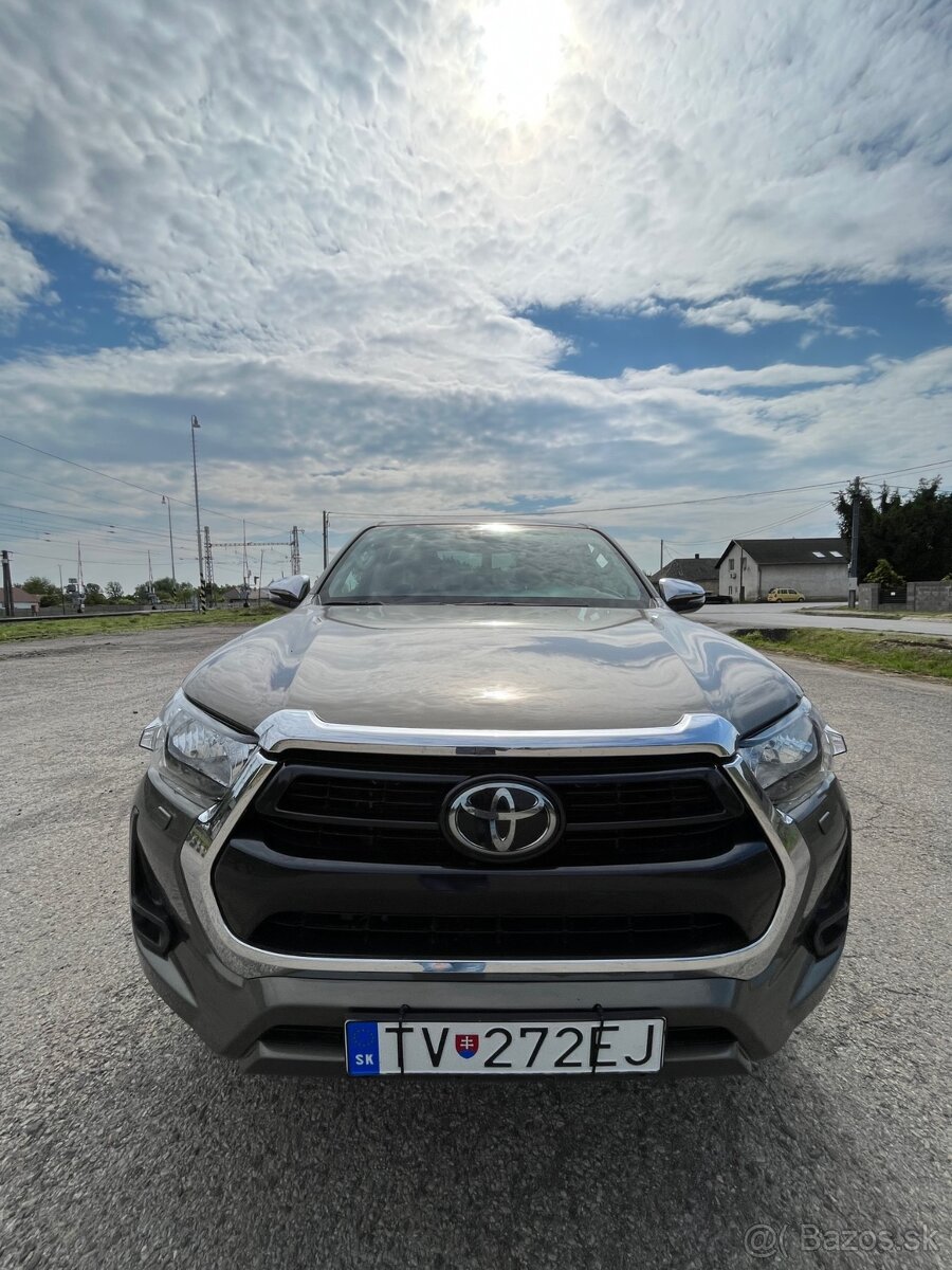 TOYOTA HILUX 150 kw automat