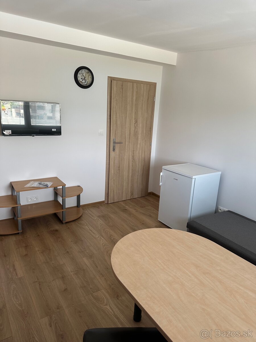 Na prenájom posteľ / izba - 5