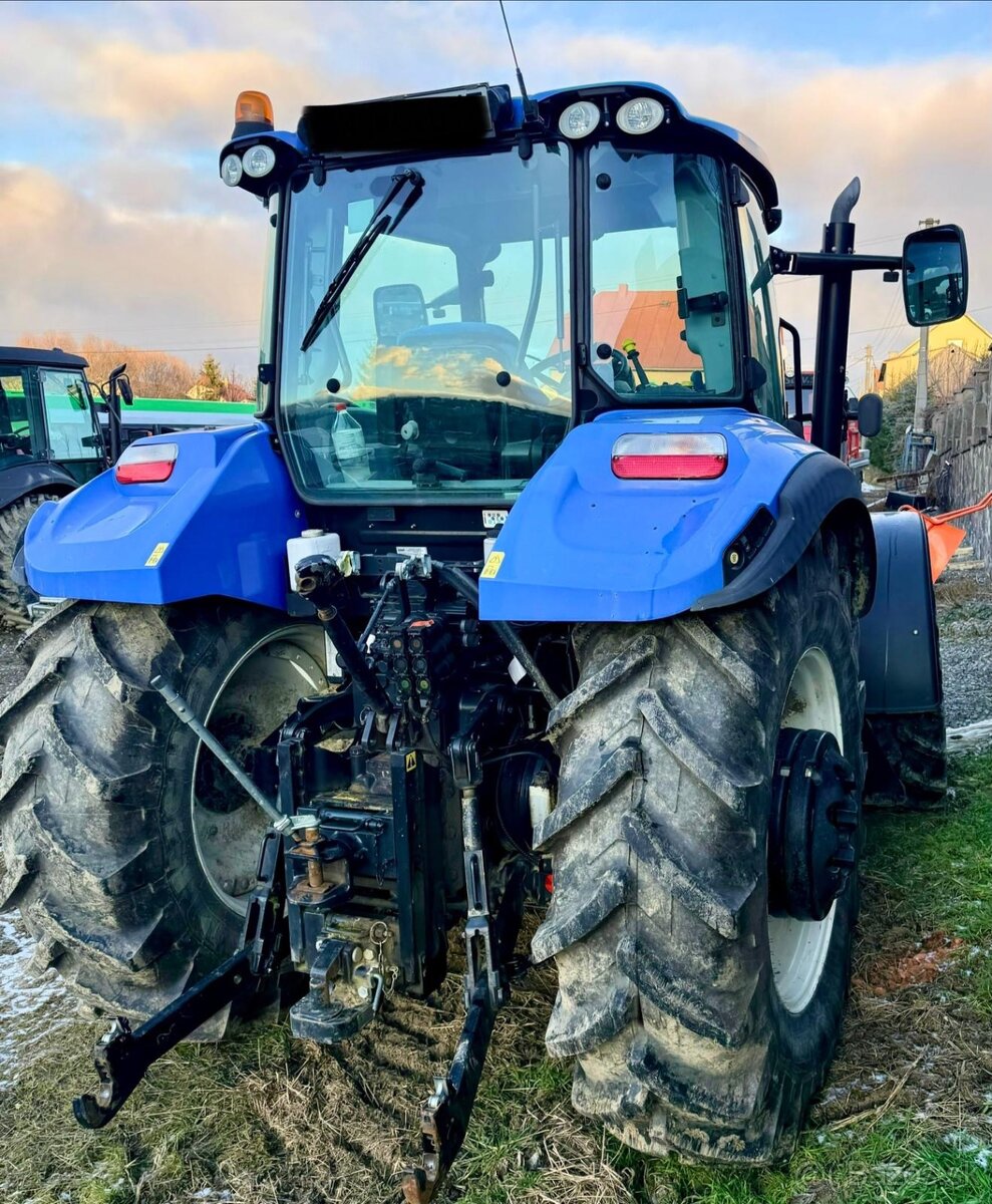 New Holland T5 - 5
