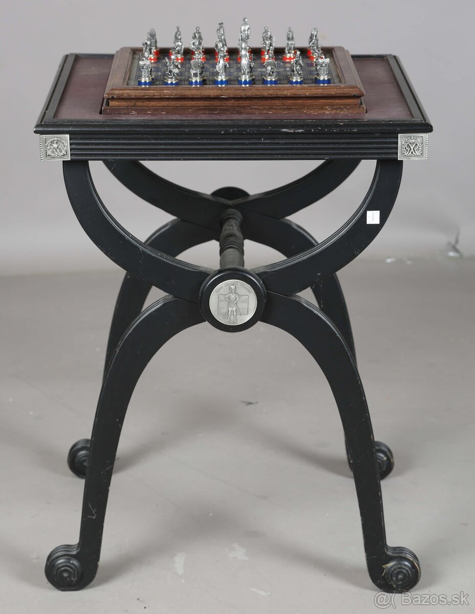 Stolík so šachovnicou - 5