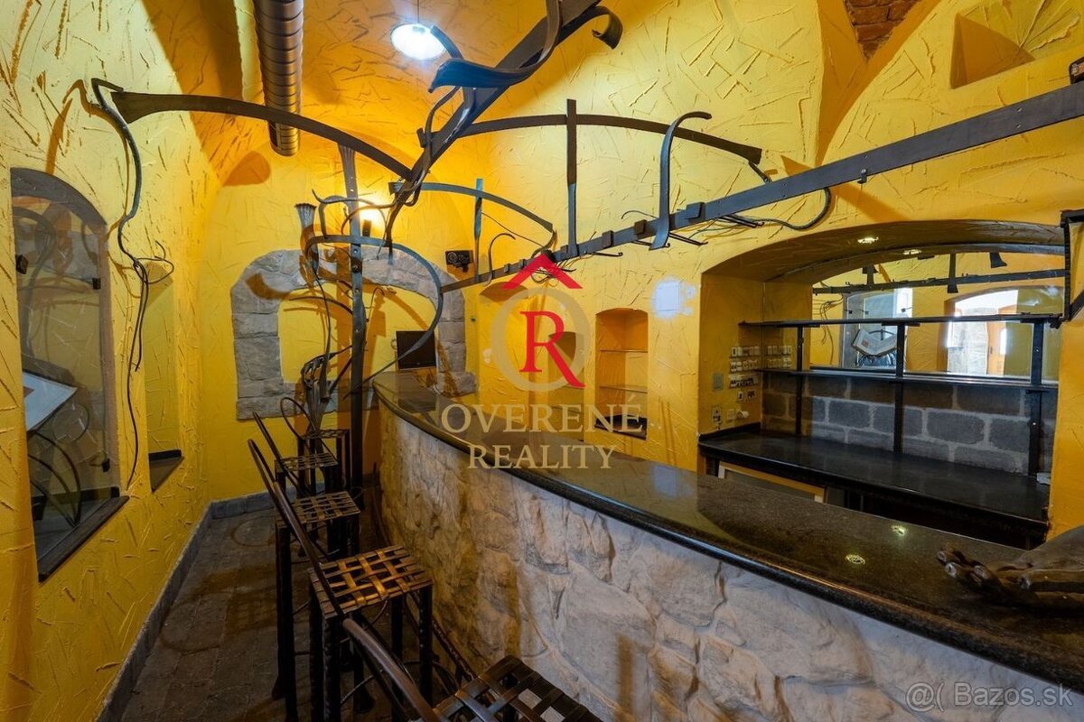 Meštiansky dom v centre Banskej Bystrice s kvalitnou rekonšt - 5